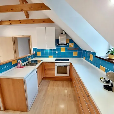 Apartma Linden House *