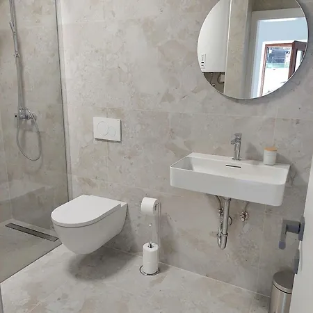 Apartma Linden House *